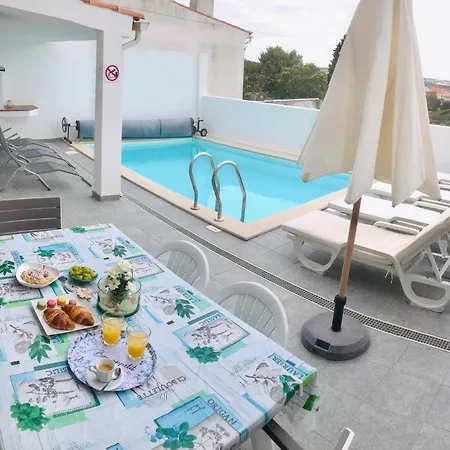 Sunset Chateau -piscina Aquecida, Vista Mar Ferienhaus Atouguia Da Baleia