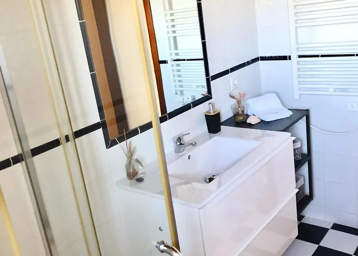 Casa vacanze Sunset Chateau -piscina Aquecida, Vista Mar Atouguia Da Baleia